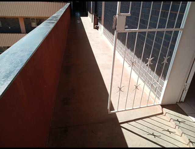 2 BEDROOM APARTMENT FOR SALE IN RUSTENBURG CENTRAL